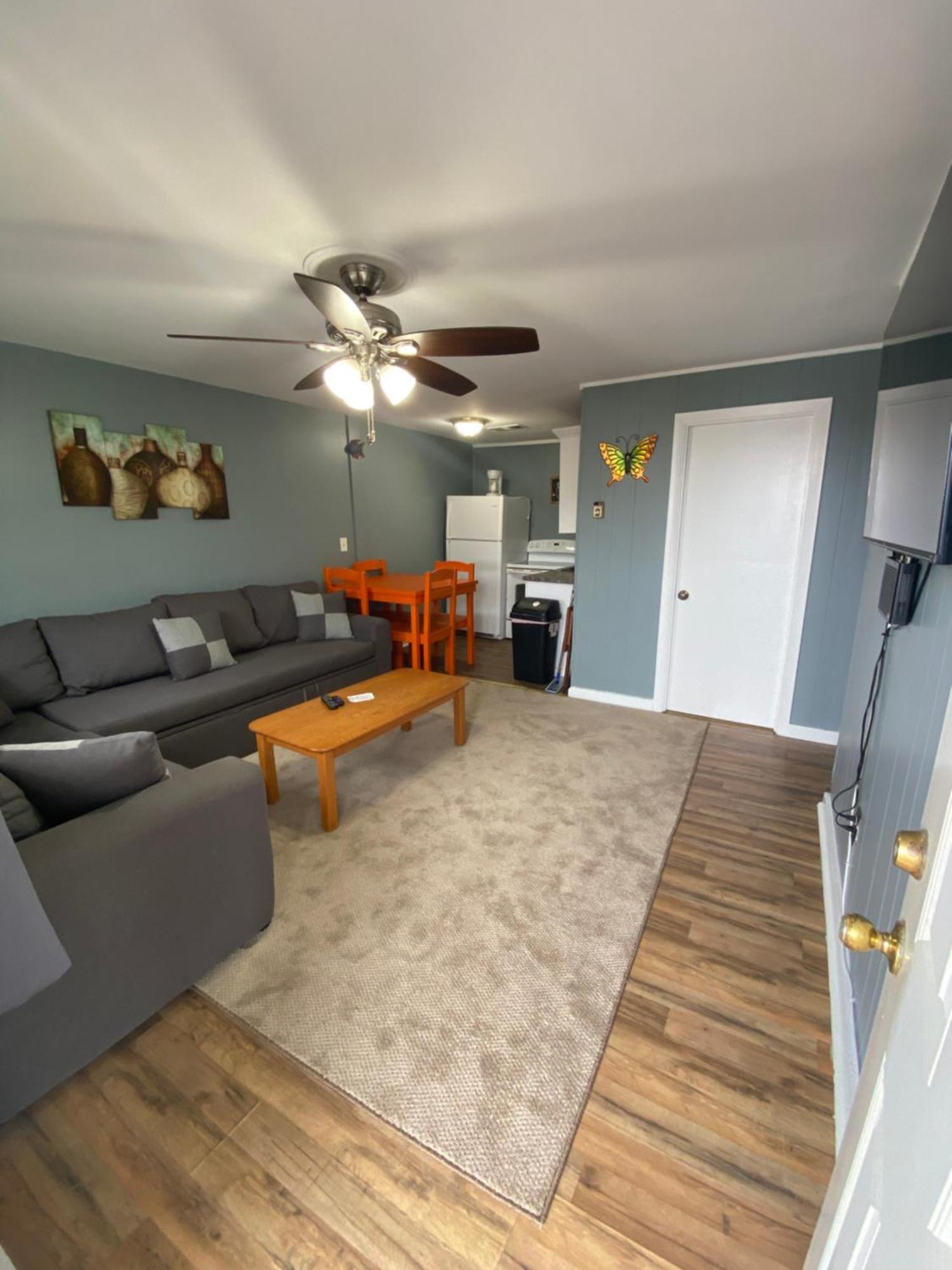 23 B St Apartments 햄튼 외부 사진